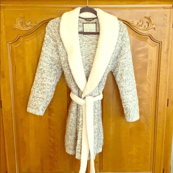 Abercrombie & Fitch Other - Ultra Plush Abercrombie & Fitch Robe in Gray